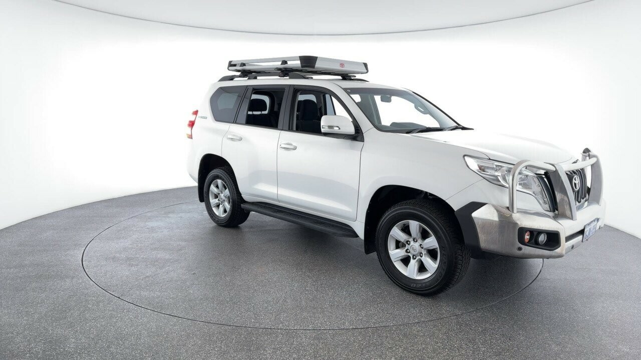 Toyota Landcruiser Prado image 3