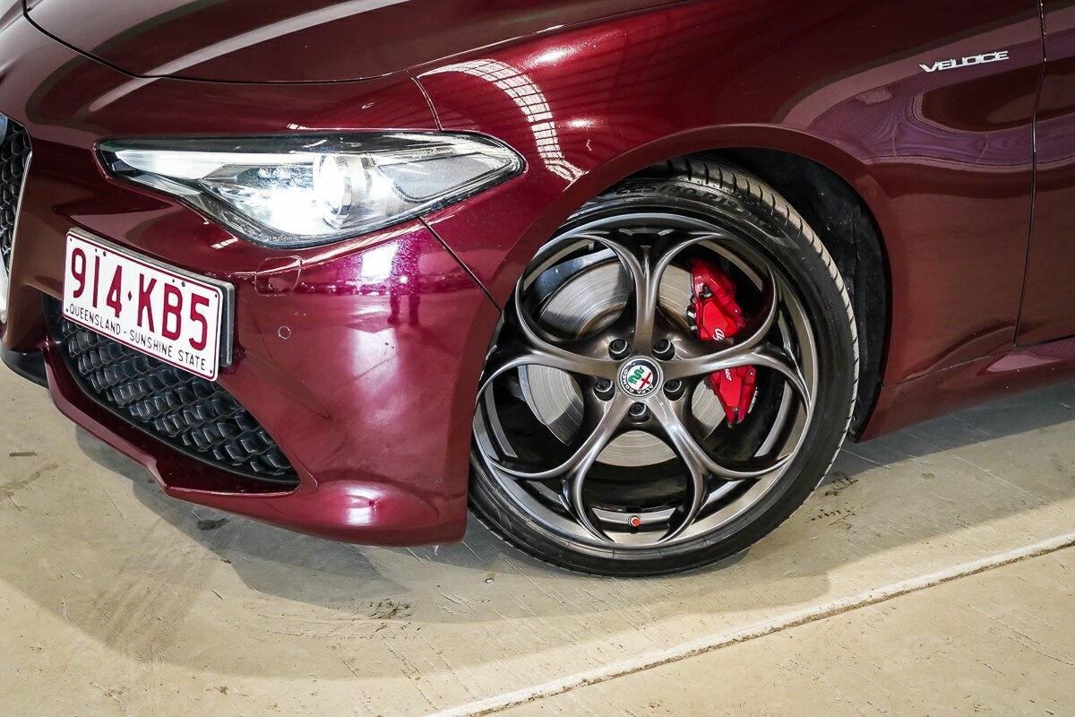 Alfa Romeo Giulia image 2