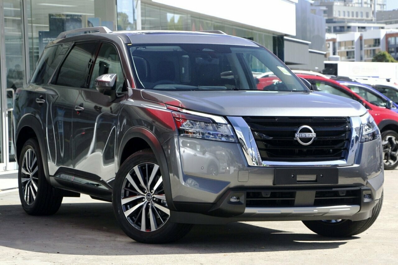 Nissan Pathfinder image 1