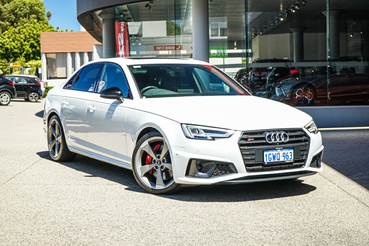 Audi S4 image 2