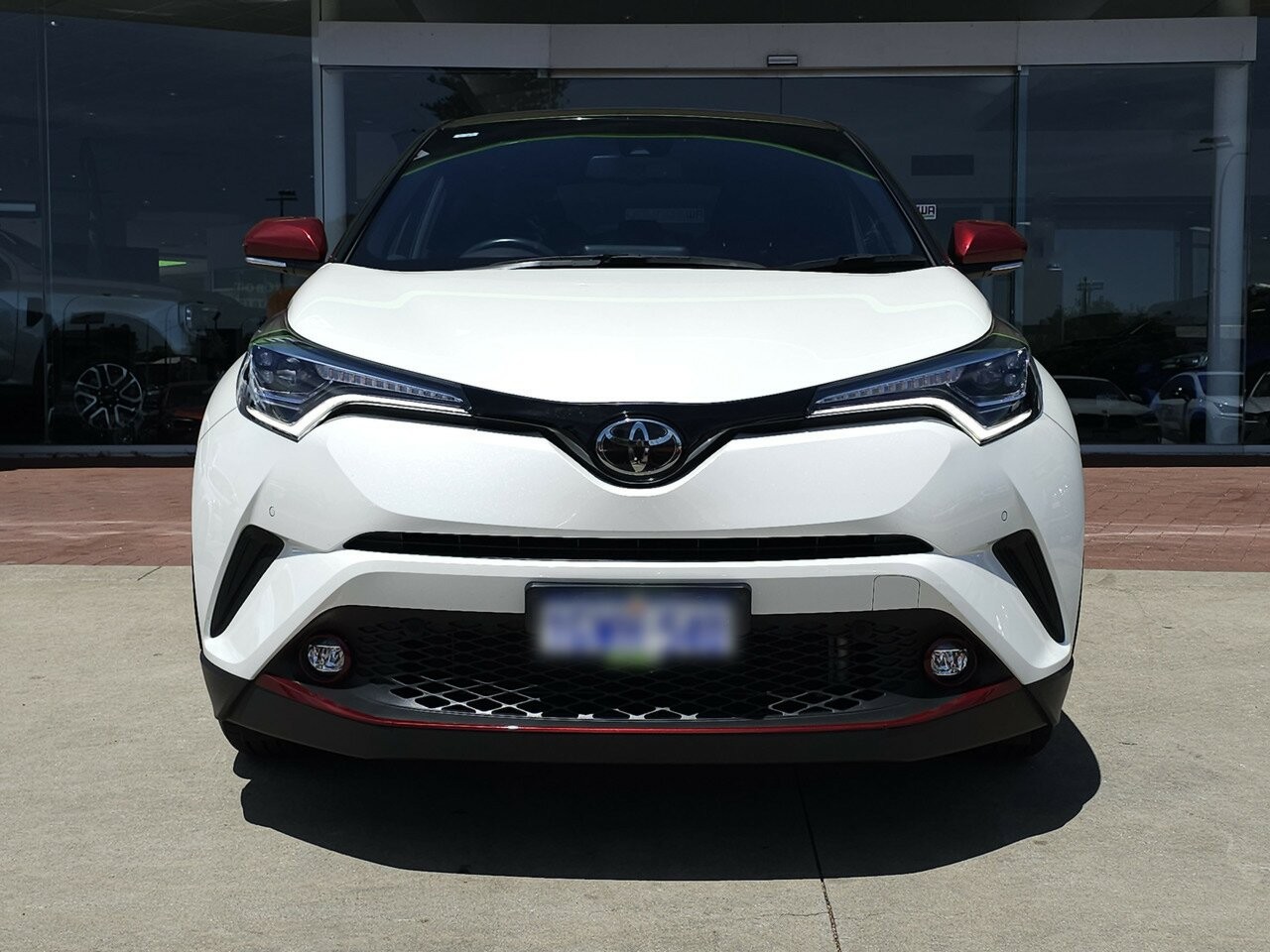 Toyota C-hr image 2
