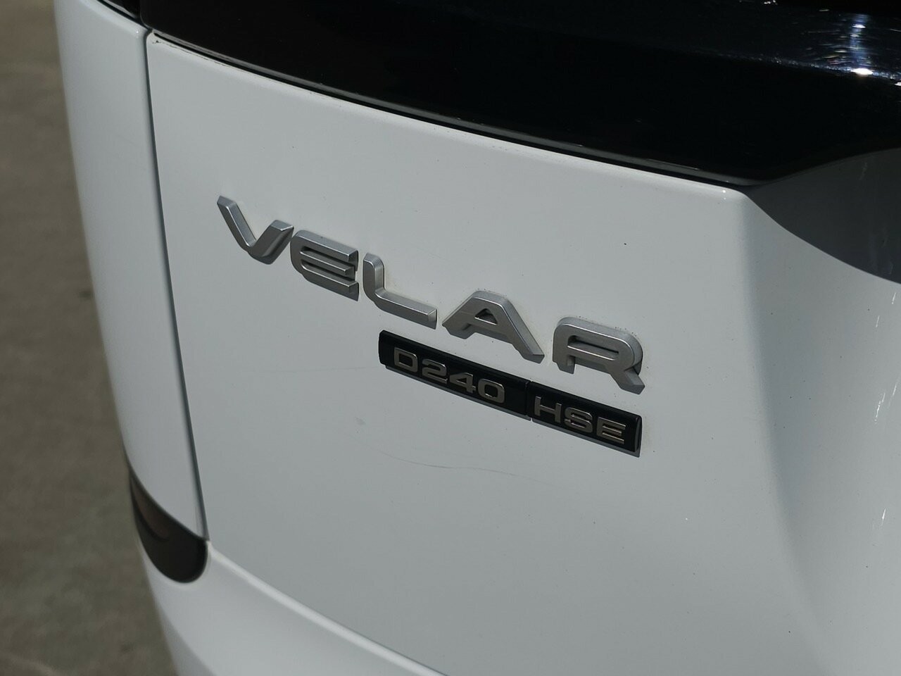 Land Rover Range Rover Velar image 3