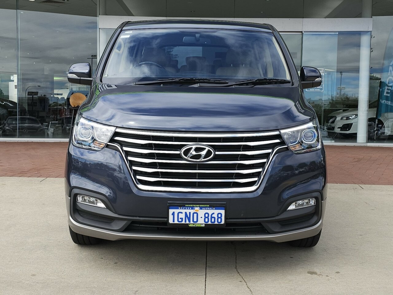 Hyundai Imax image 2