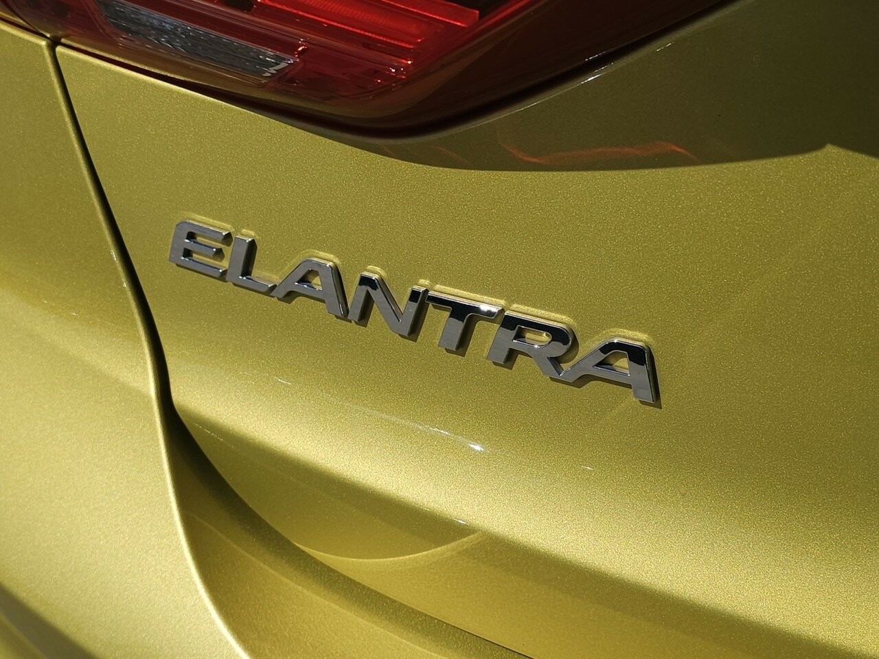 Hyundai Elantra image 3