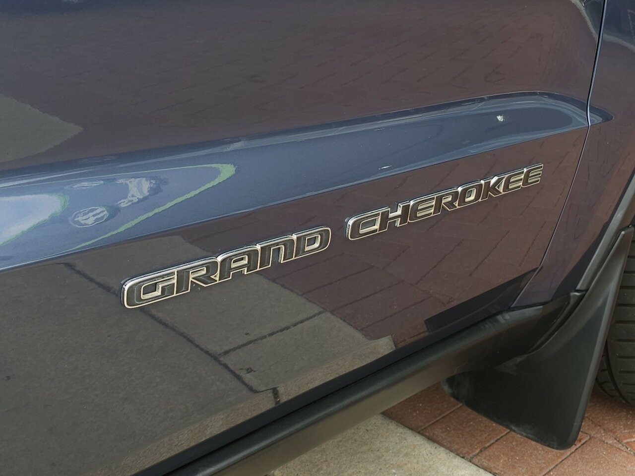 Jeep Grand Cherokee image 3