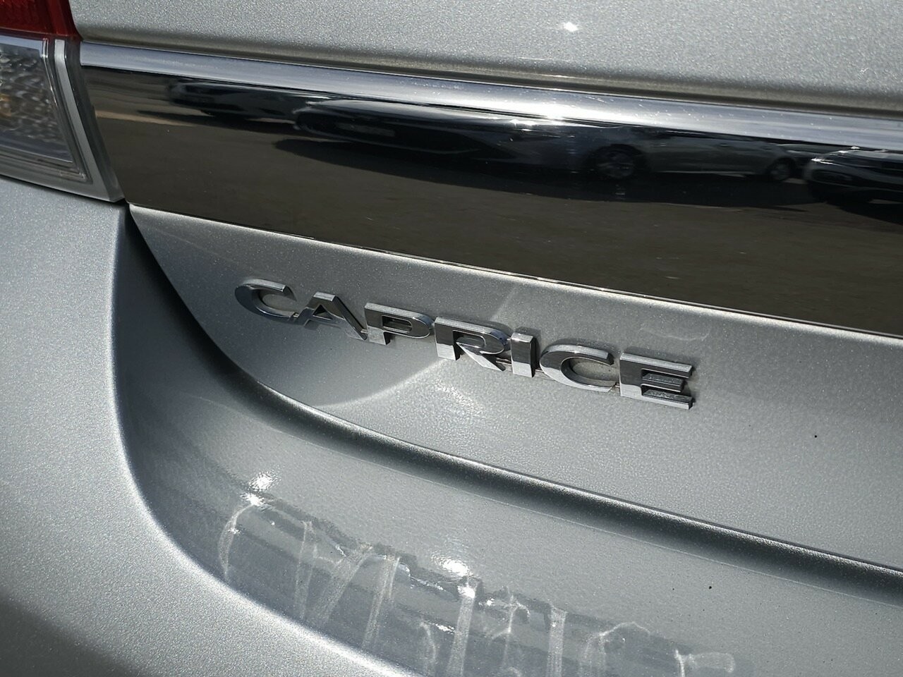 Holden Caprice image 3