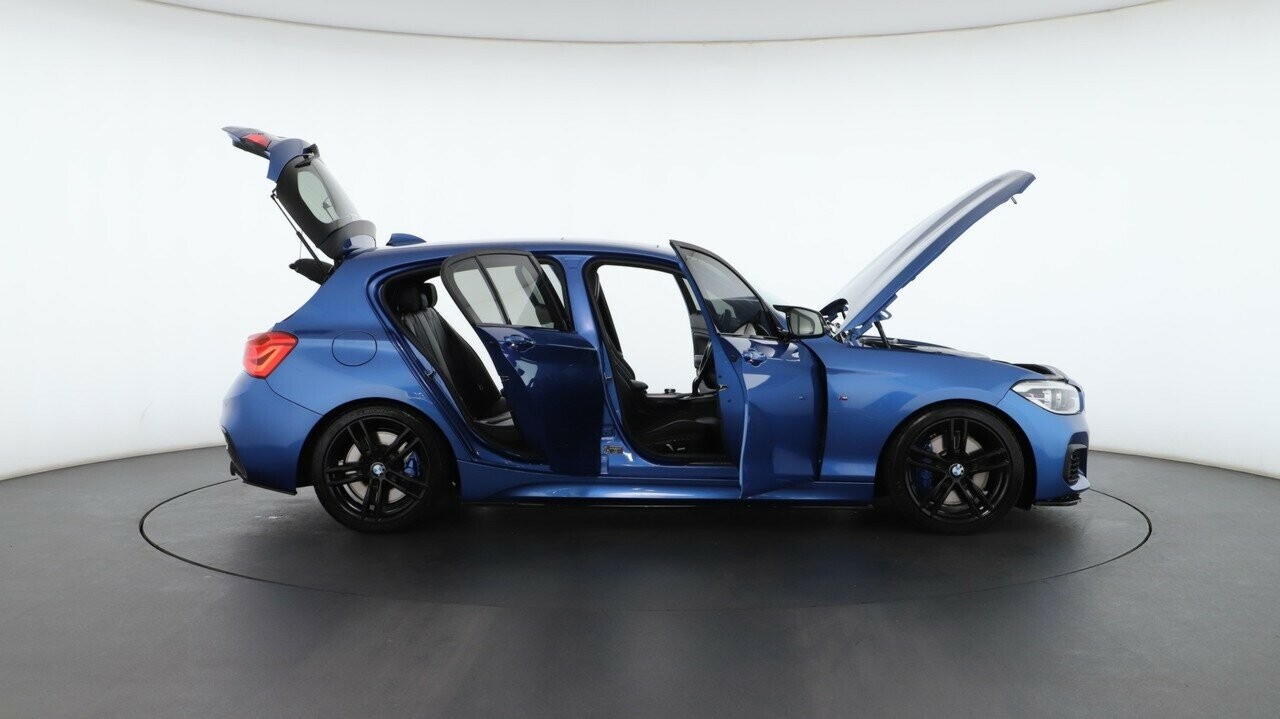 BMW 1 Series image 2