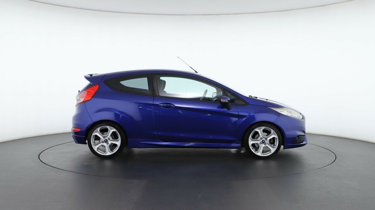 Ford Fiesta image 2