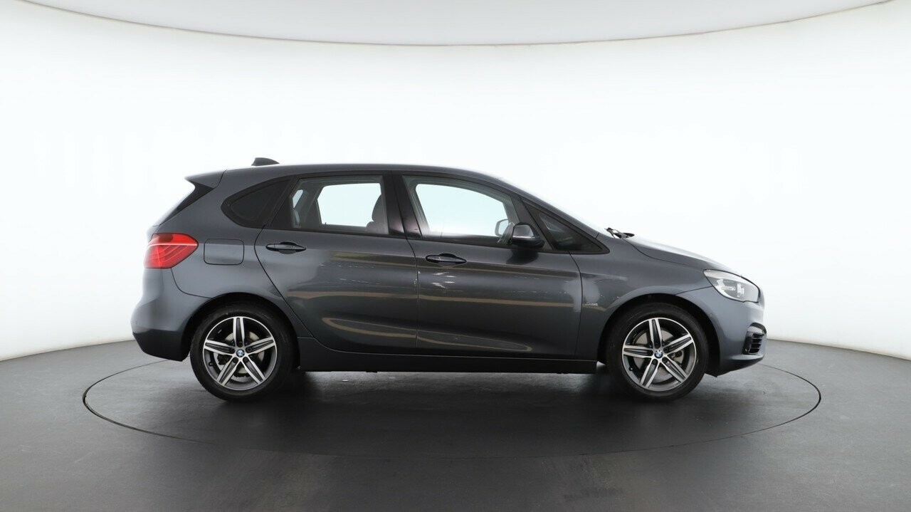 BMW 2 Series image 2