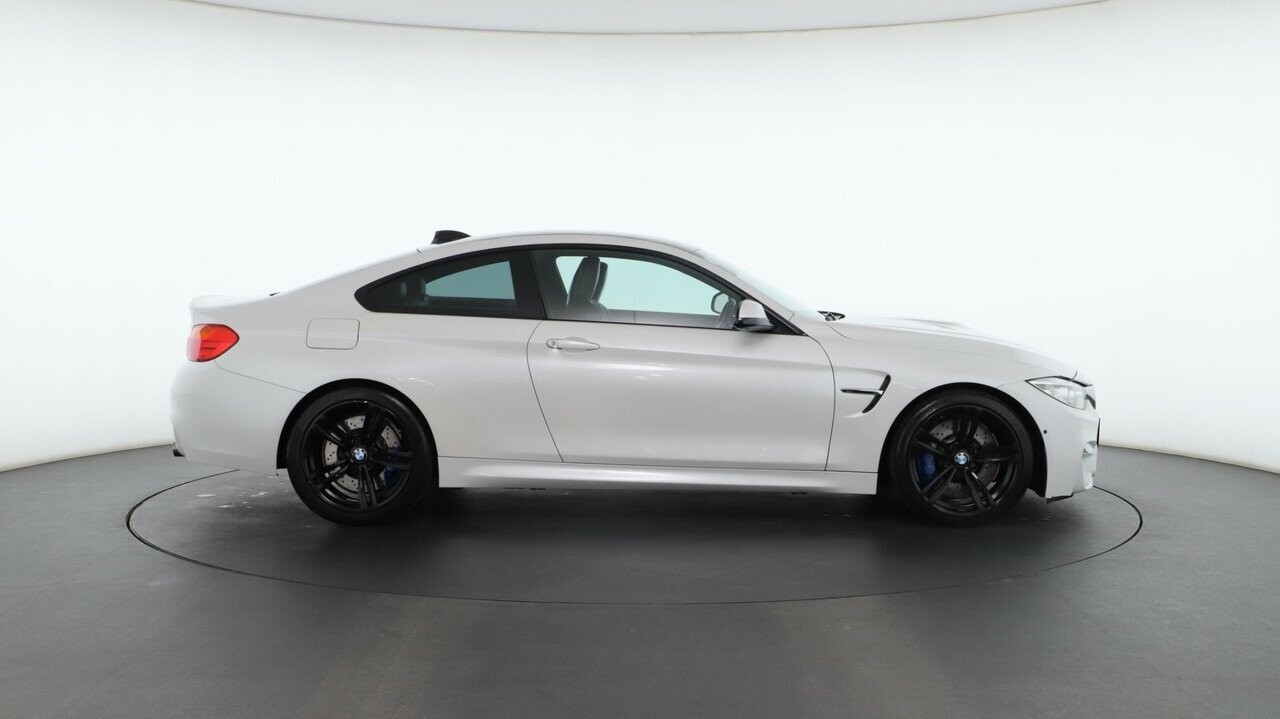 BMW M4 image 3