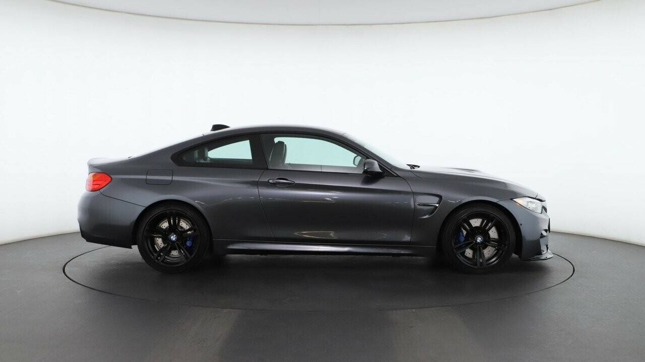 BMW M4 image 2