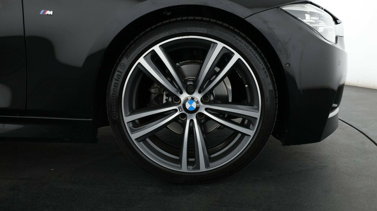 BMW 3 Series image 4