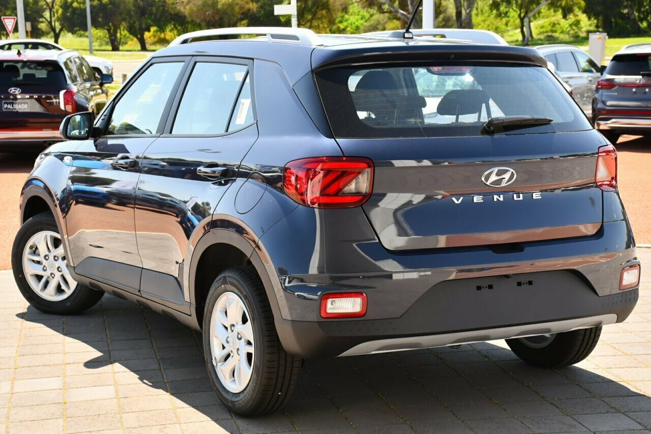 Hyundai Venue image 3