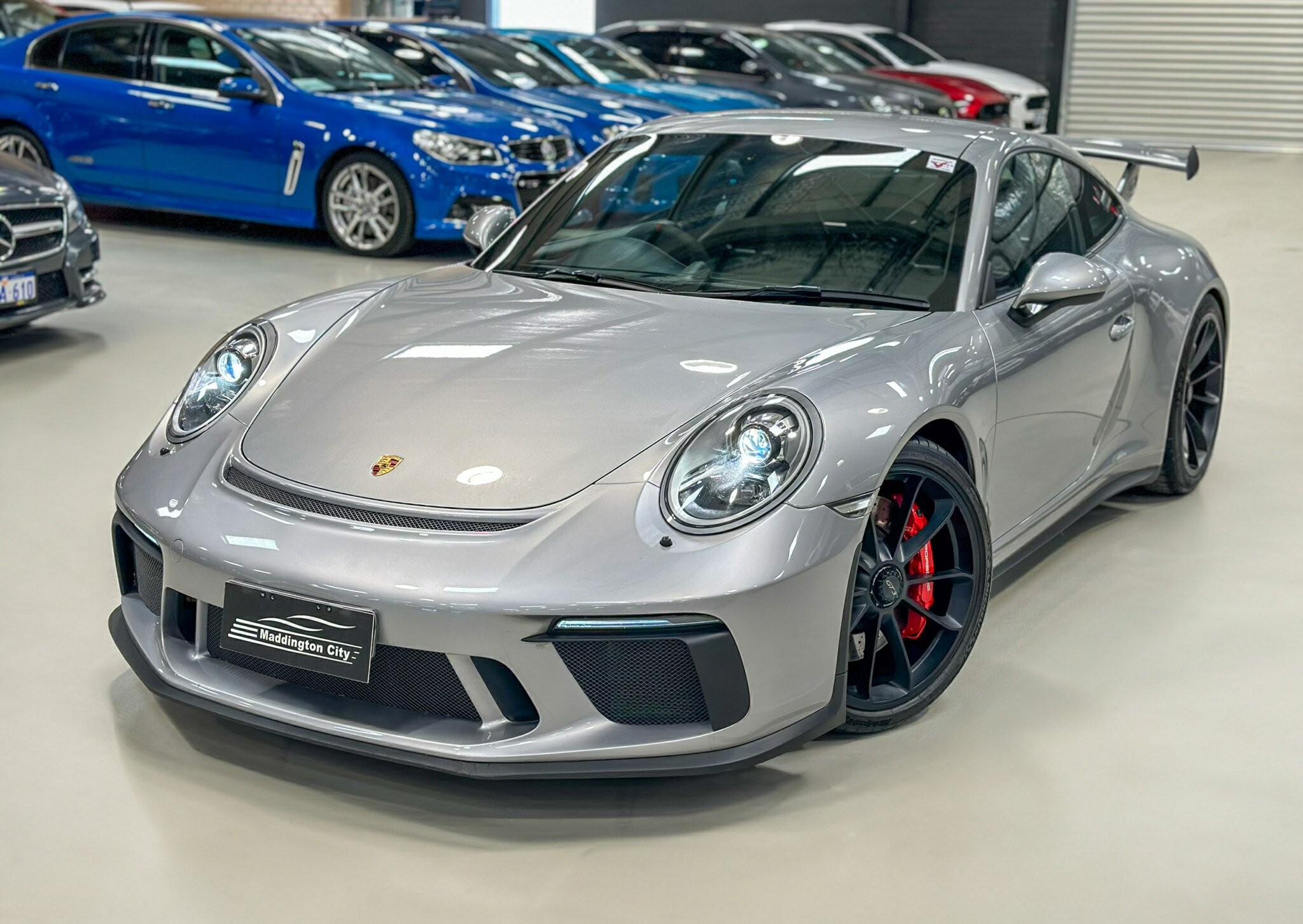 Porsche 911 image 2