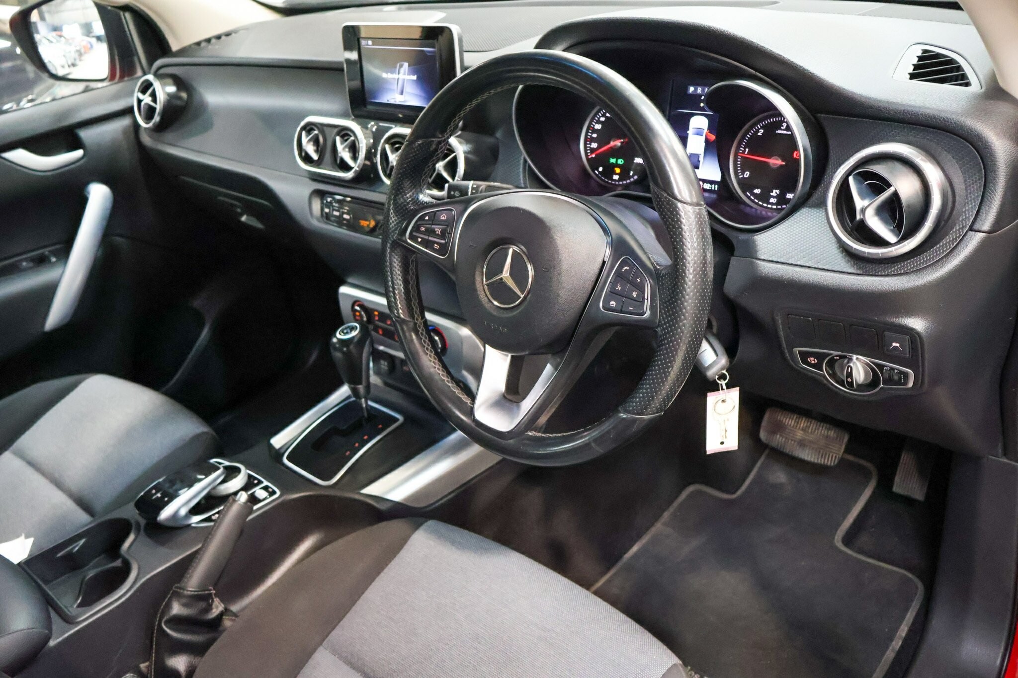 Mercedes Benz X-class image 4