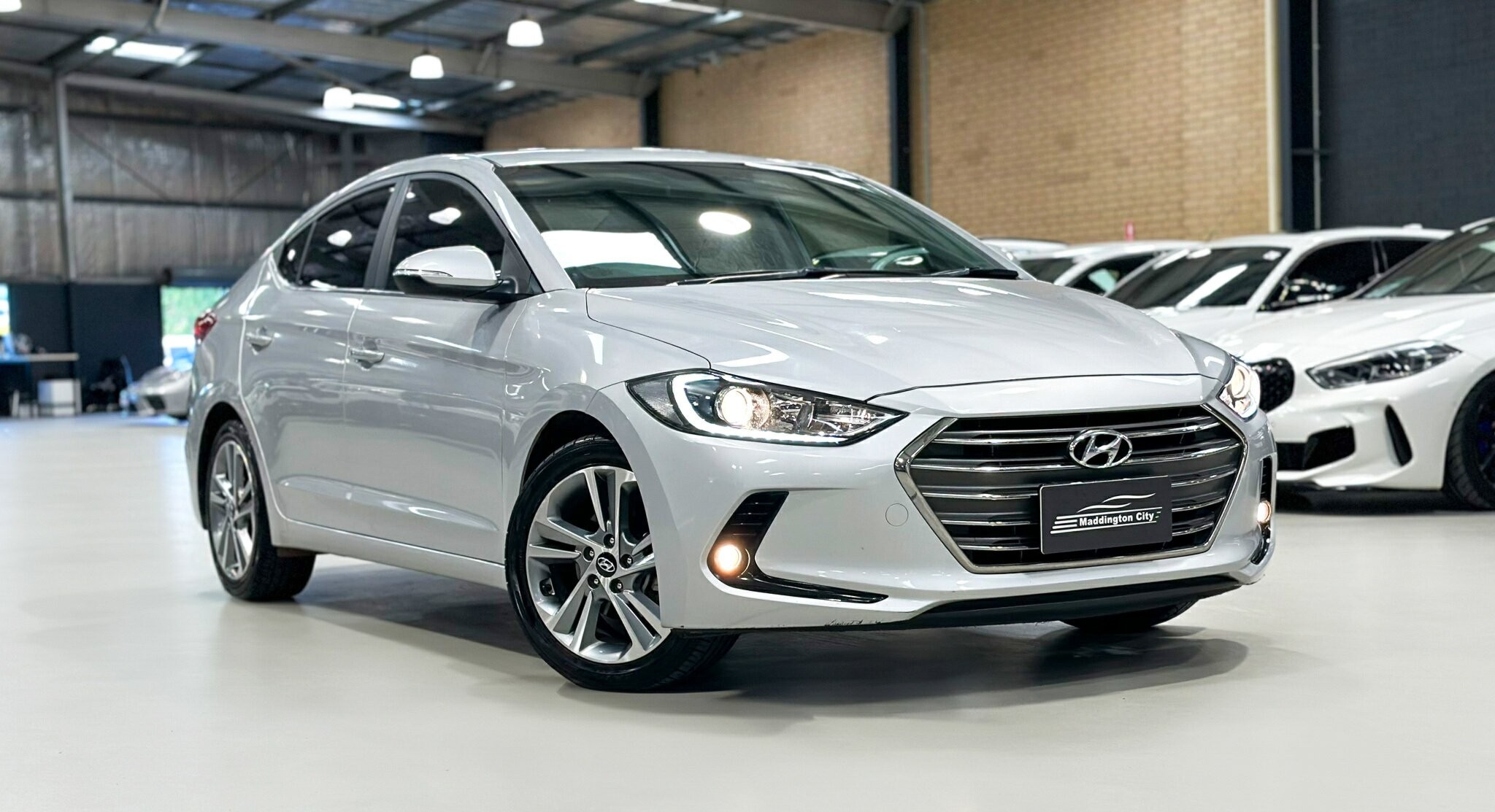 Hyundai Elantra image 1