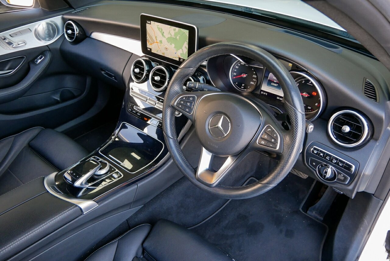 Mercedes Benz C-class image 4