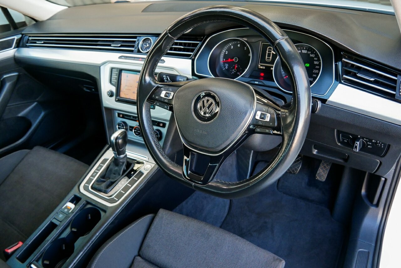 Volkswagen Passat image 4