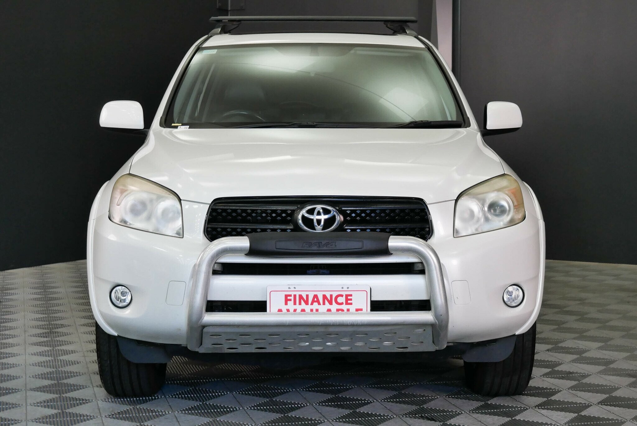 Toyota Rav4 image 2