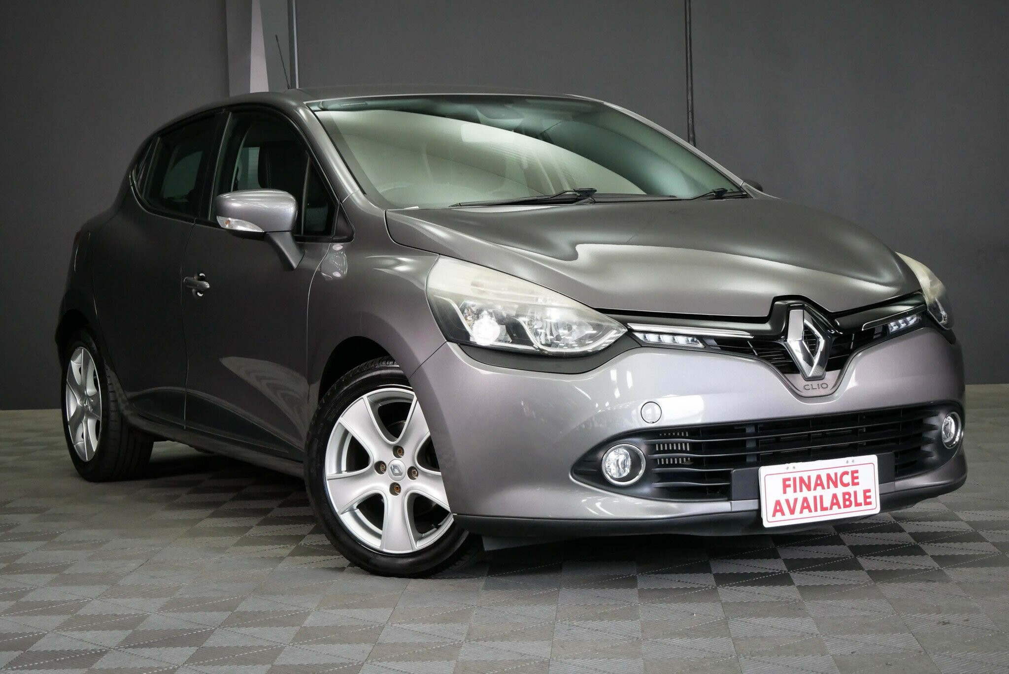 Renault Clio image 1
