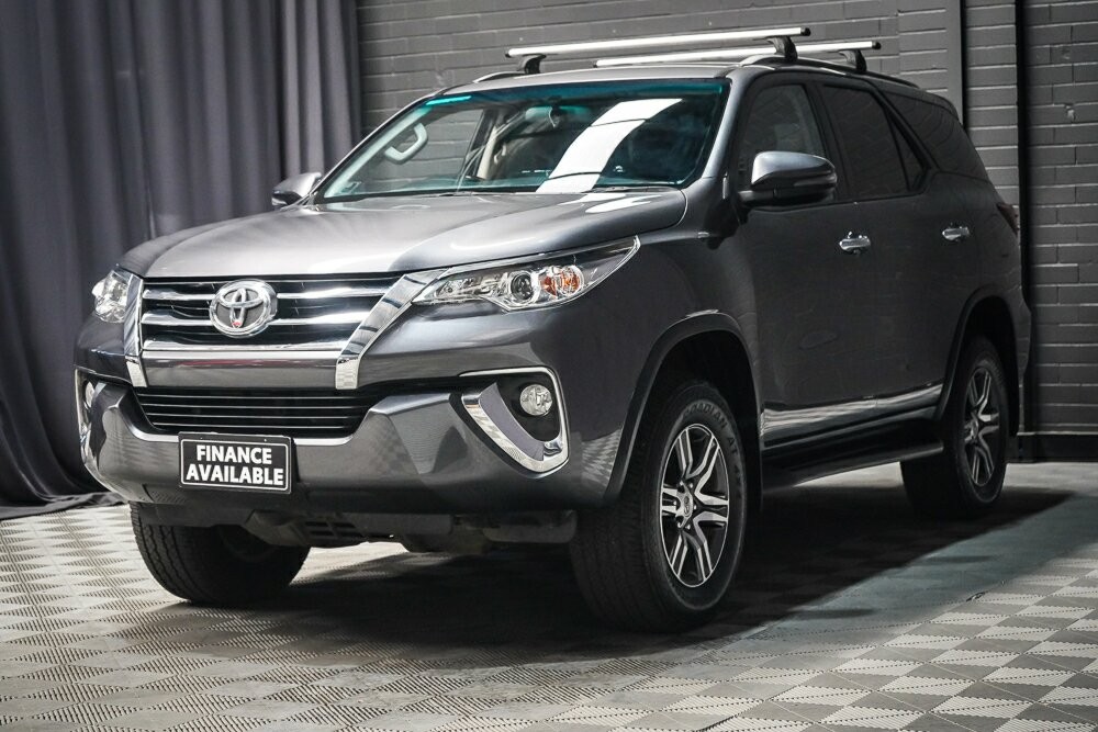 Toyota Fortuner image 4