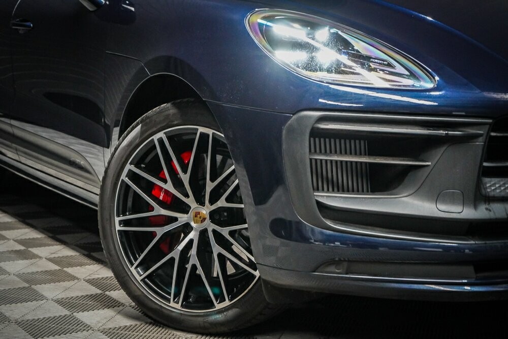 Porsche Macan image 2