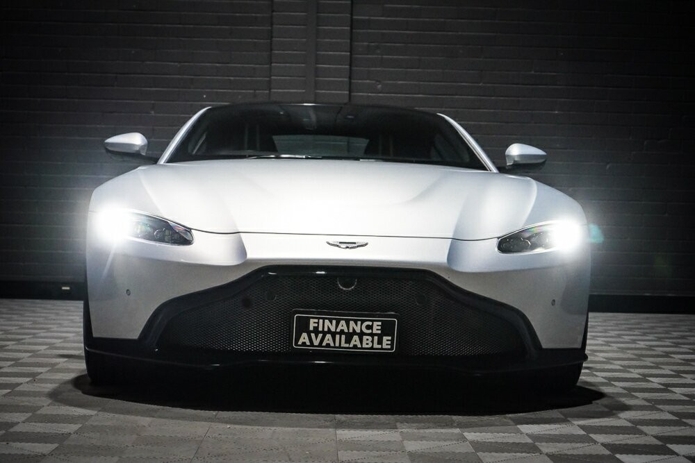 Aston Martin Vantage image 3
