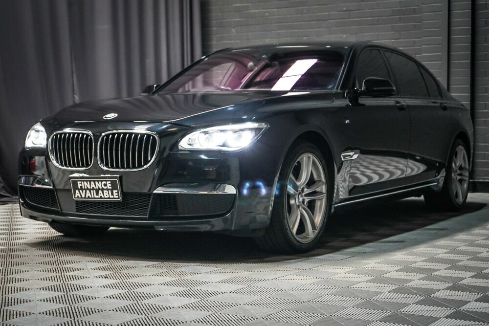 BMW 7 Series image 4