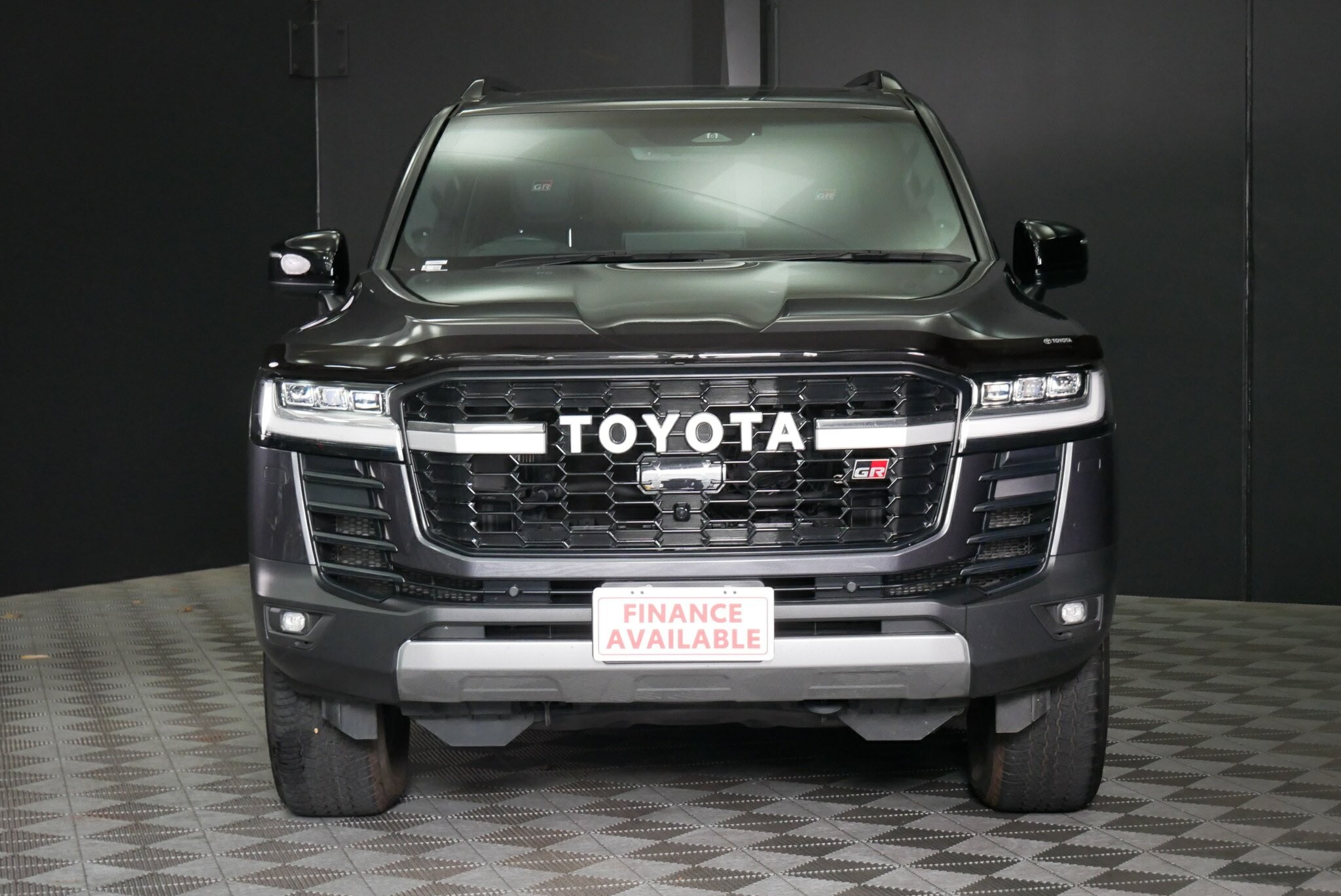 Toyota Landcruiser image 2