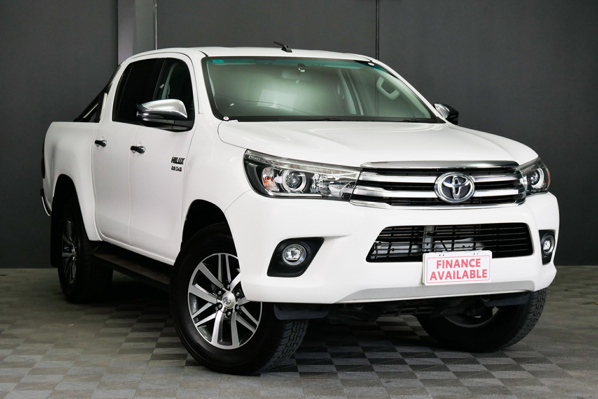 Toyota Hilux image 1
