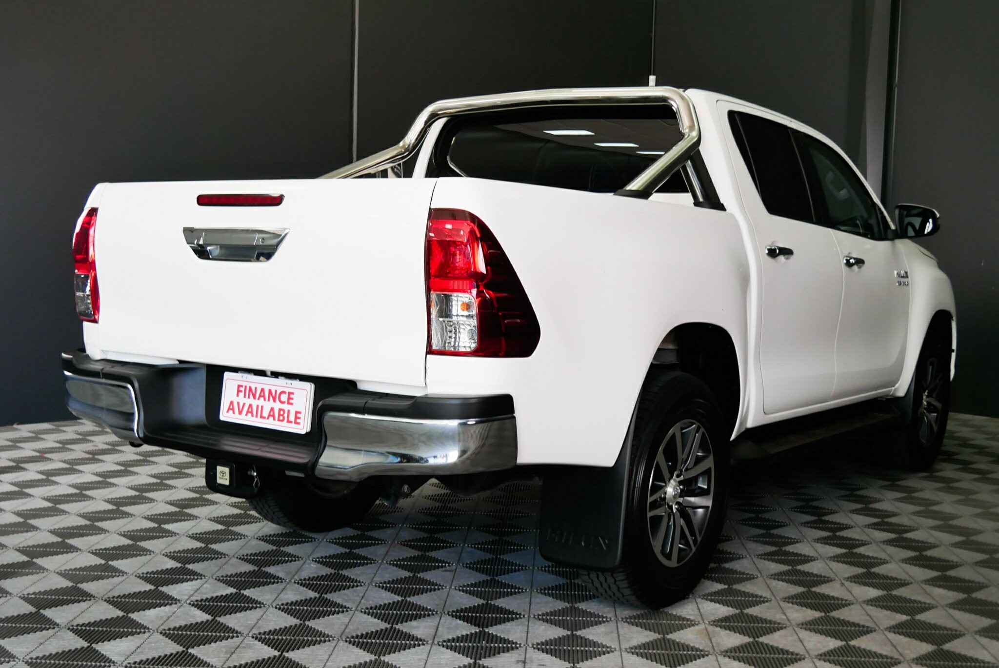 Toyota Hilux image 4