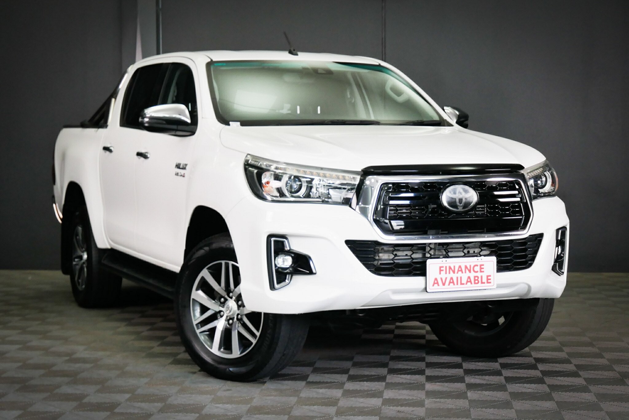 Toyota Hilux image 1
