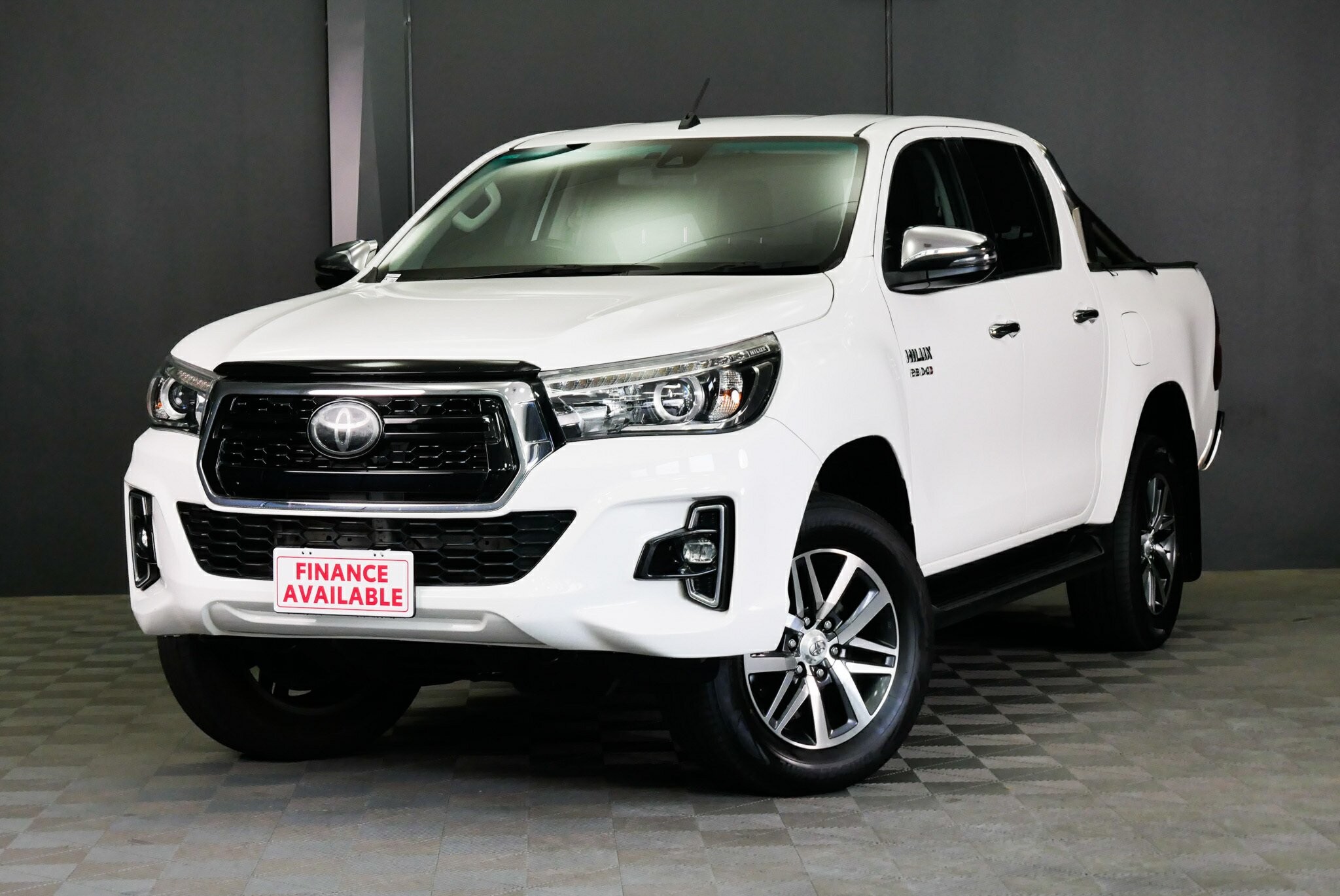 Toyota Hilux image 3