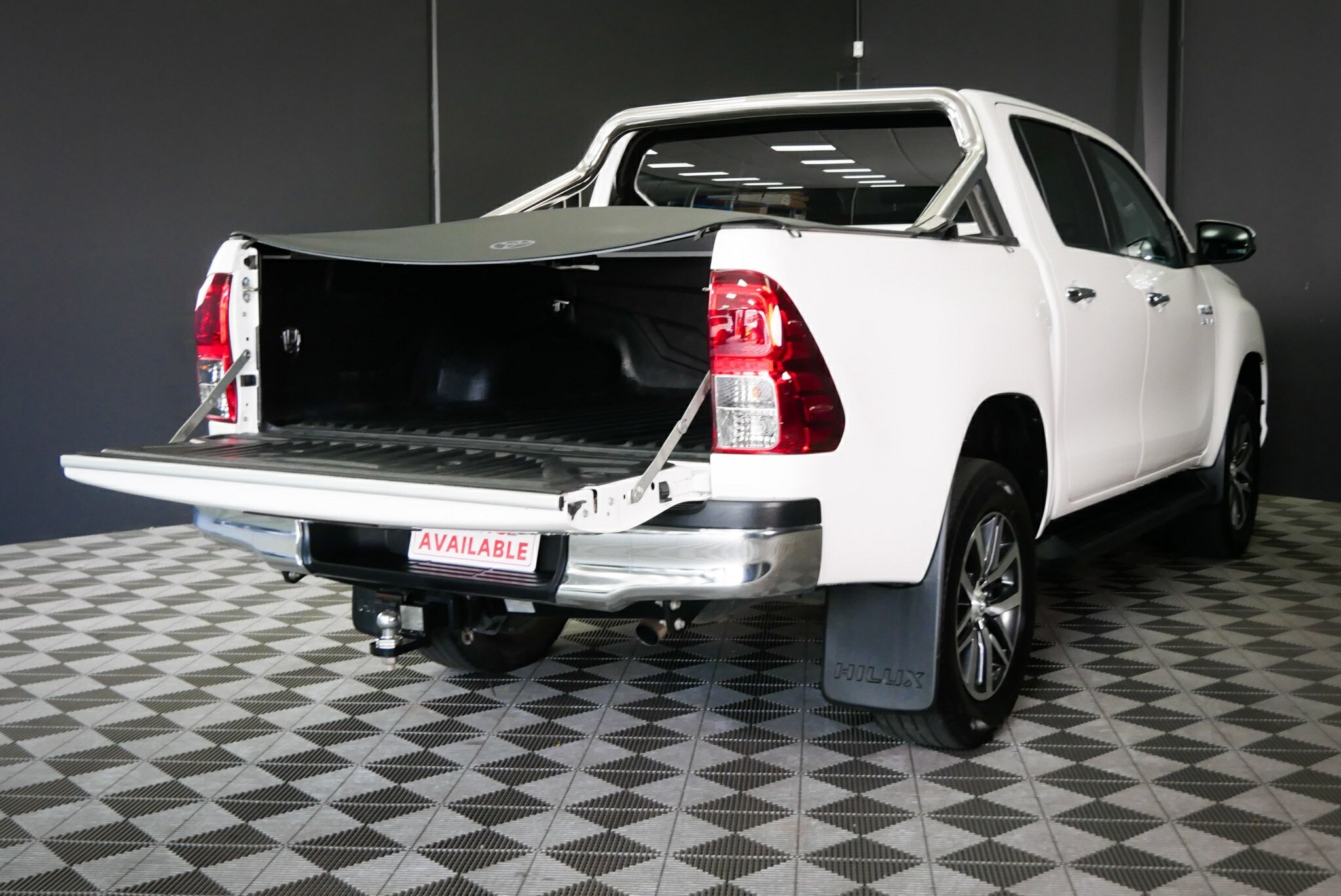 Toyota Hilux image 4