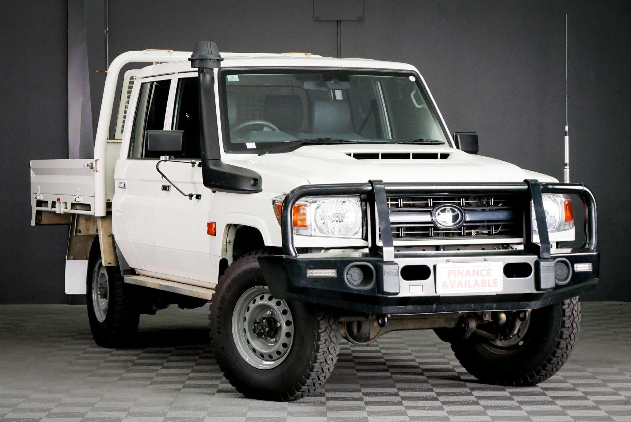 Toyota Landcruiser image 1