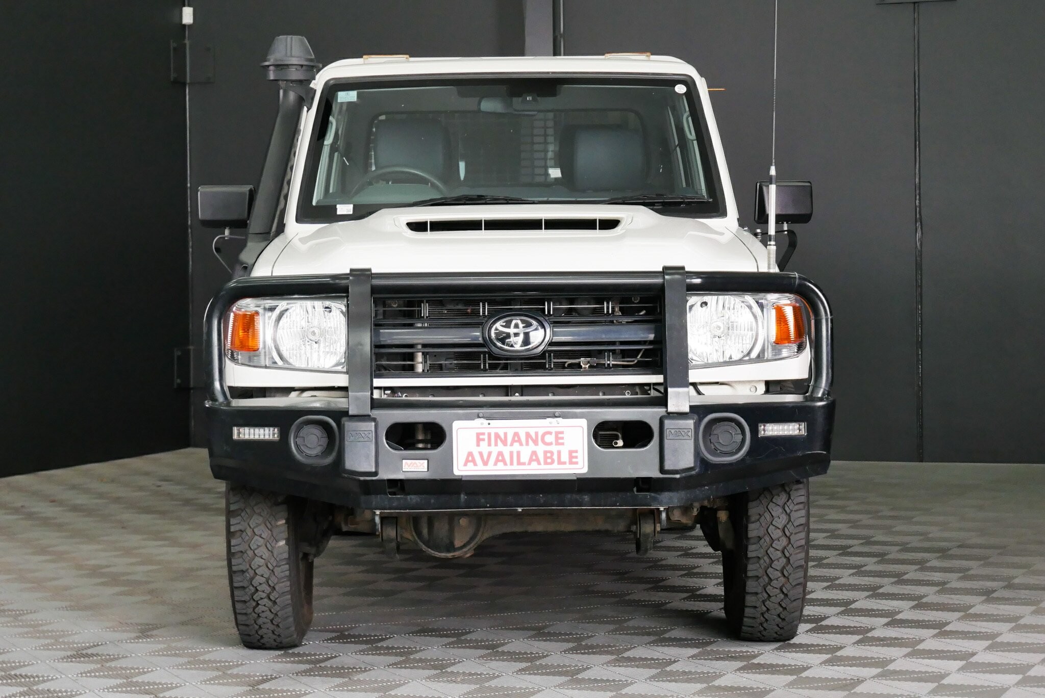 Toyota Landcruiser image 2