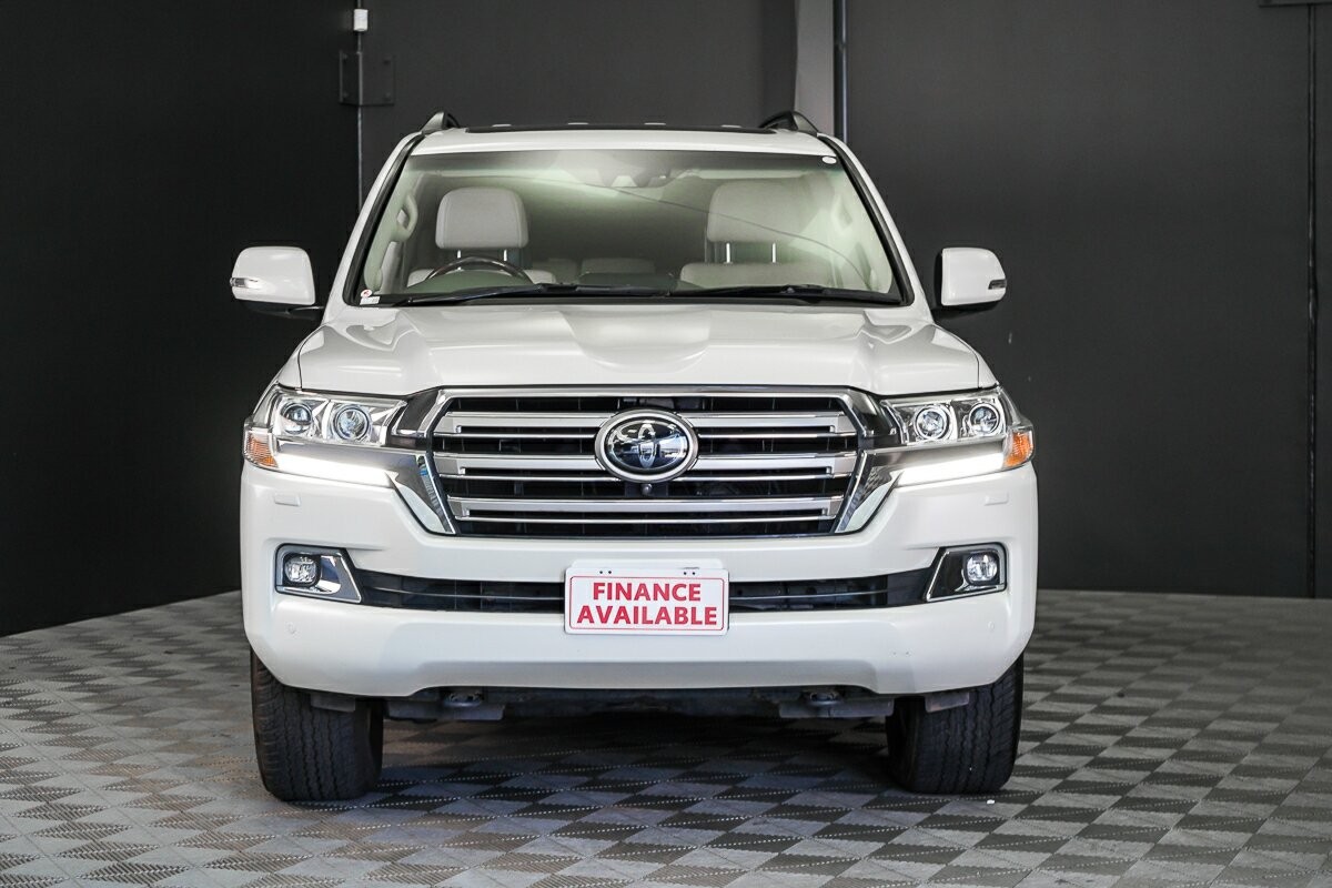 Toyota Landcruiser image 3