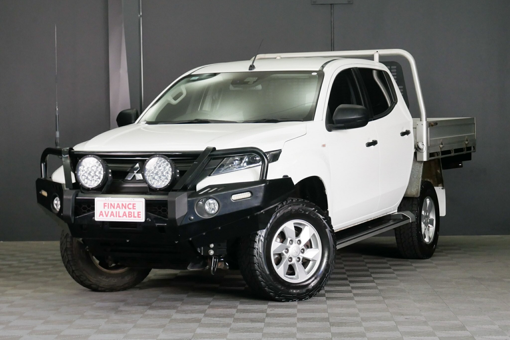Mitsubishi Triton image 3