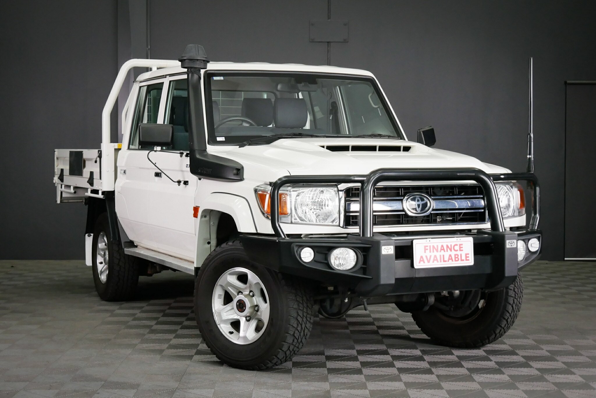 Toyota Landcruiser image 1