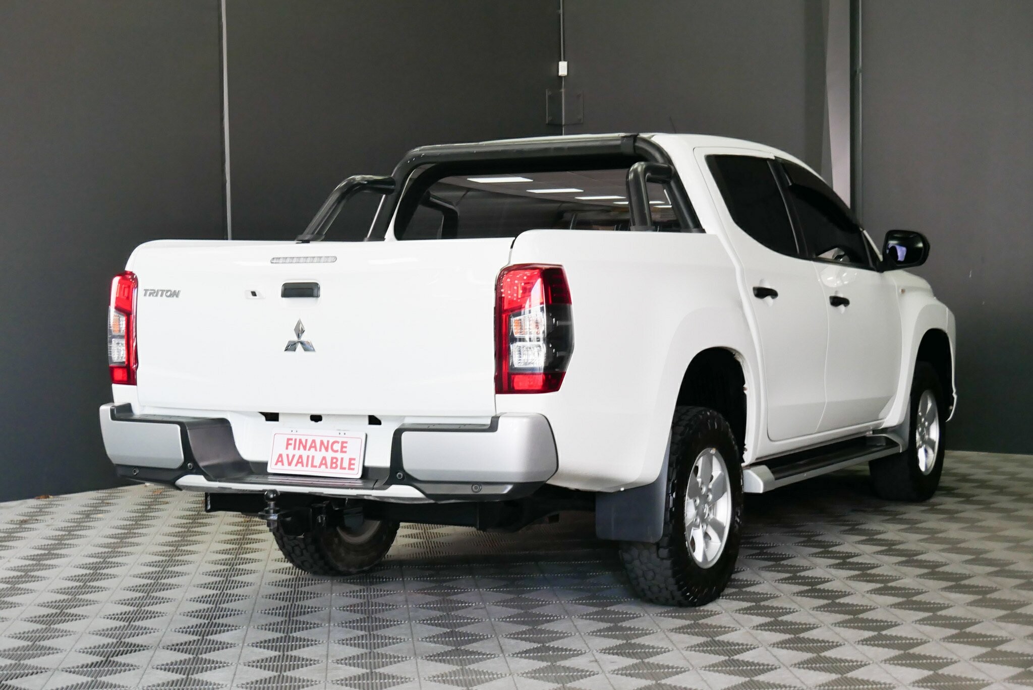 Mitsubishi Triton image 4