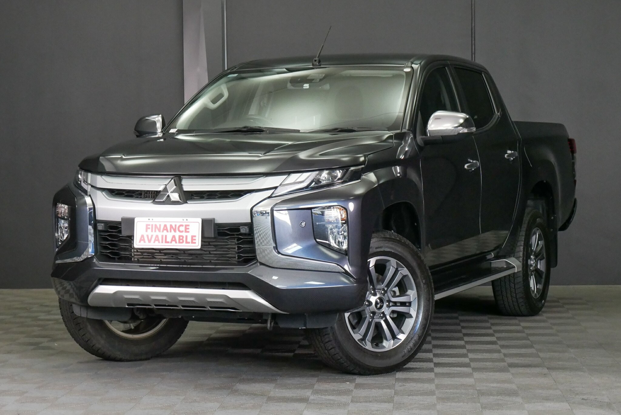 Mitsubishi Triton image 3