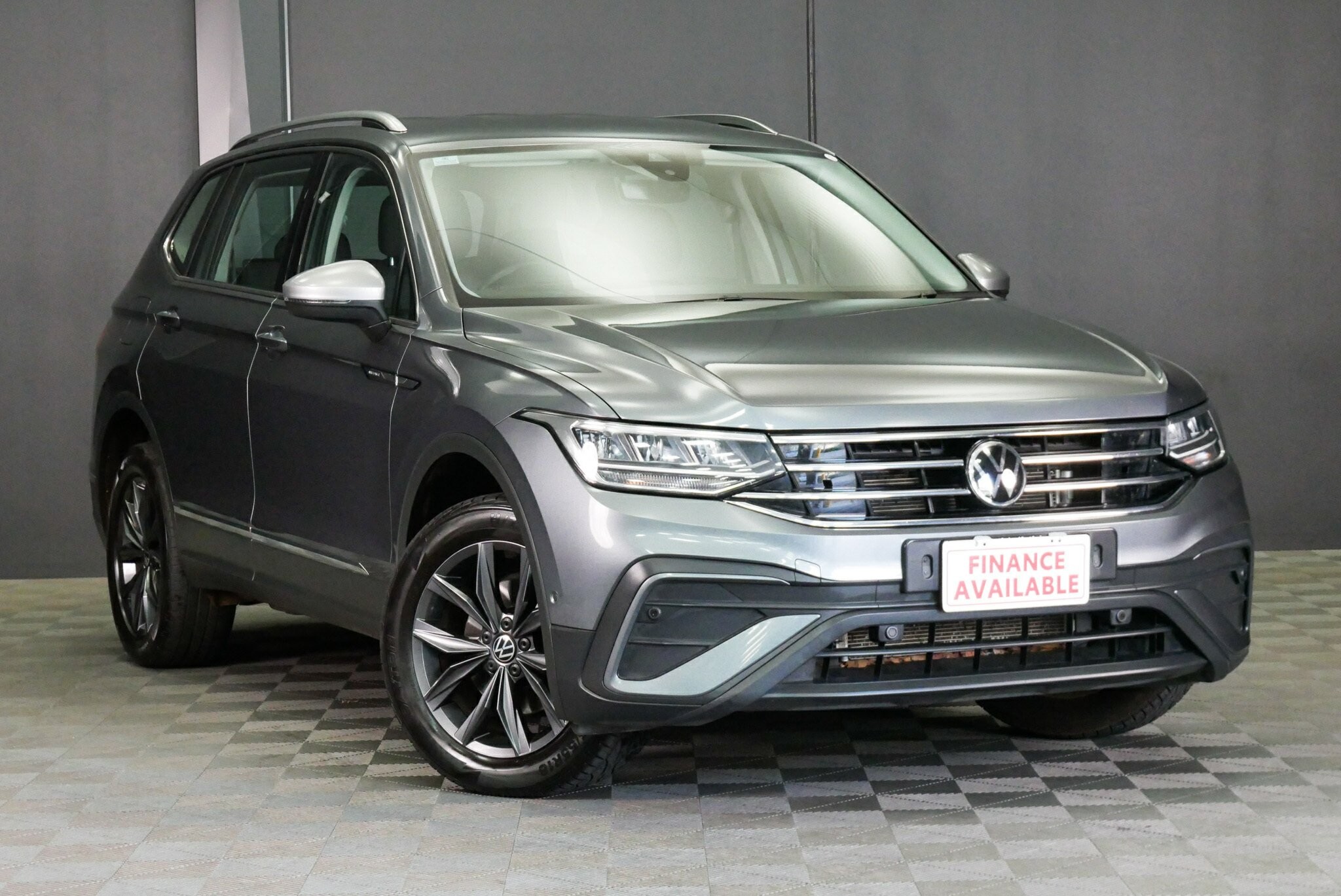 Volkswagen Tiguan image 1