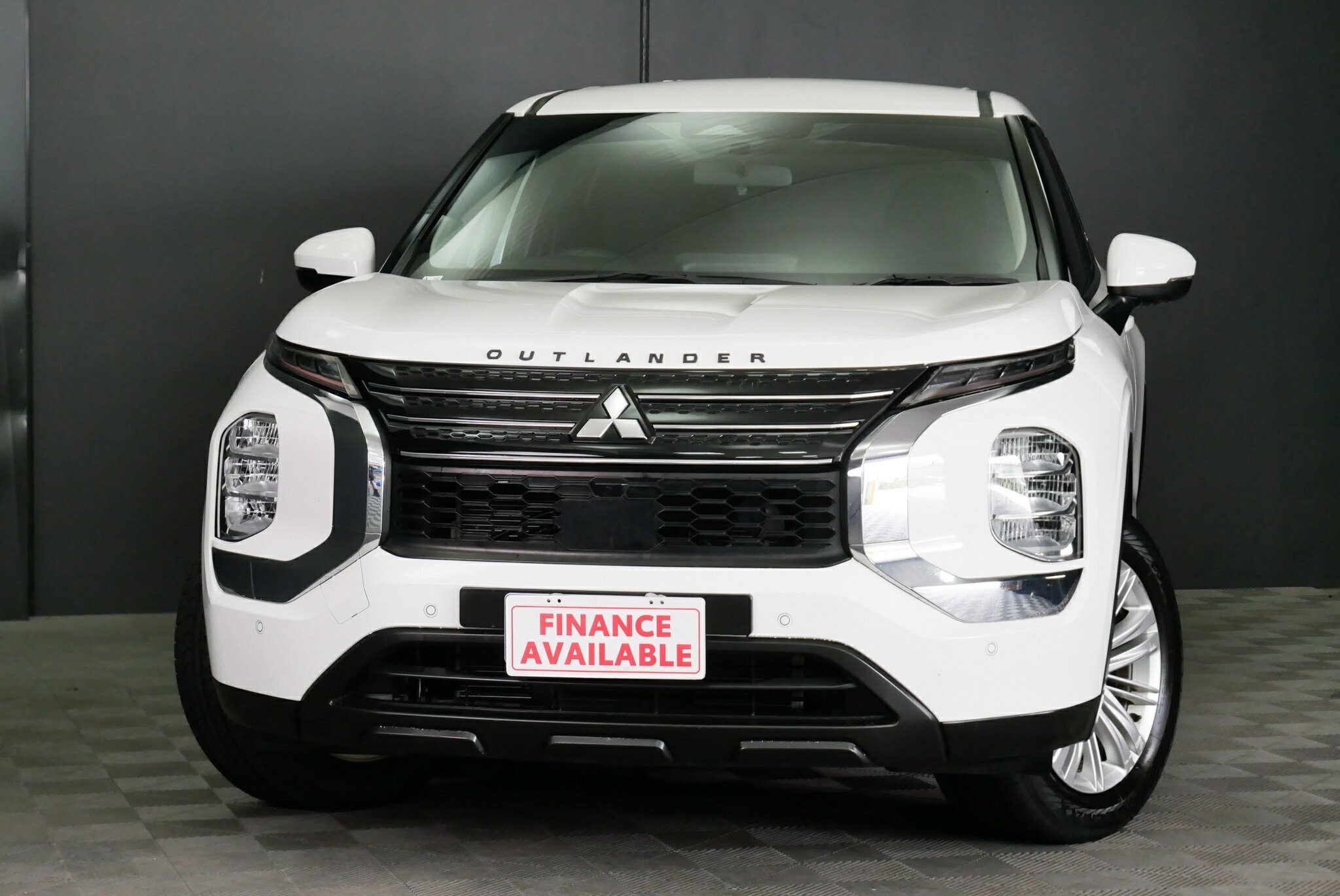 Mitsubishi Outlander image 3