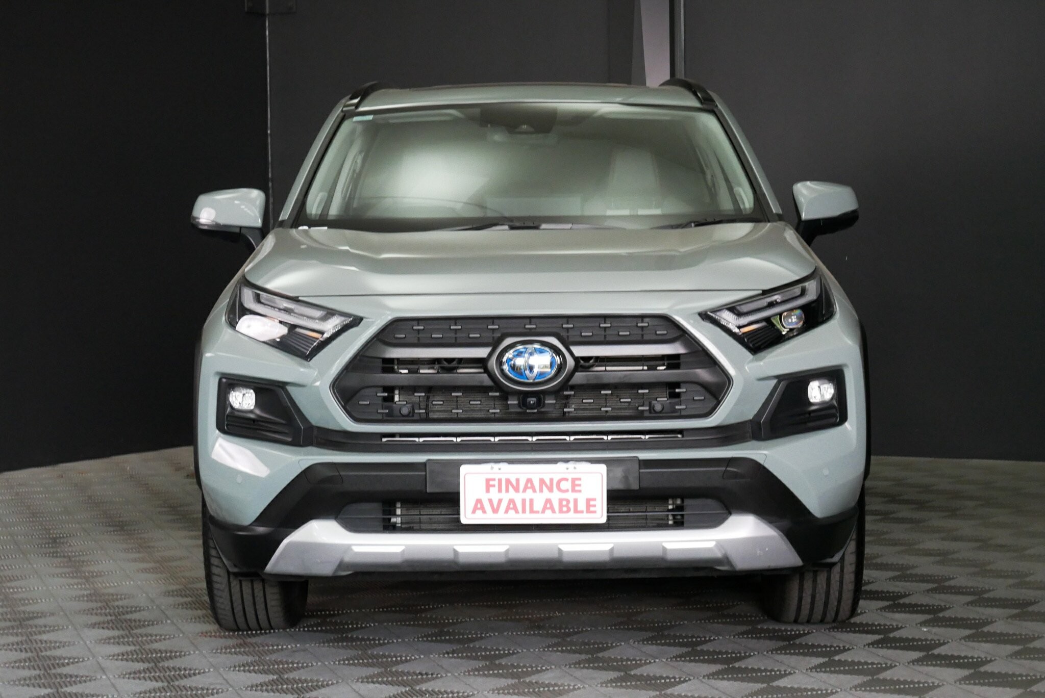 Toyota Rav4 image 2