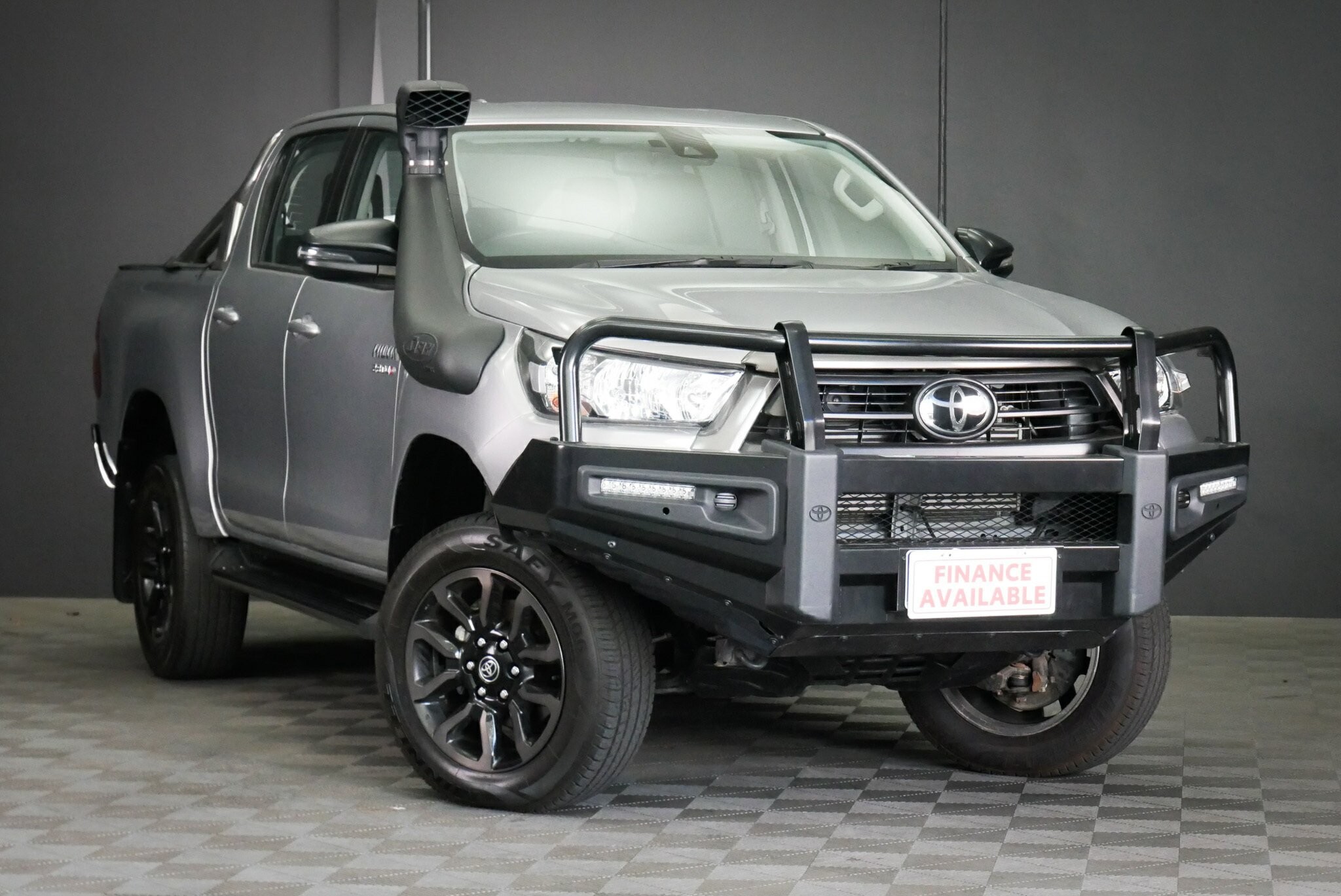 Toyota Hilux image 1
