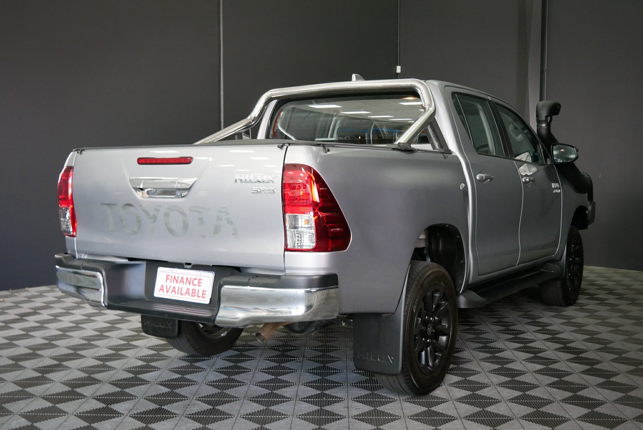 Toyota Hilux image 4