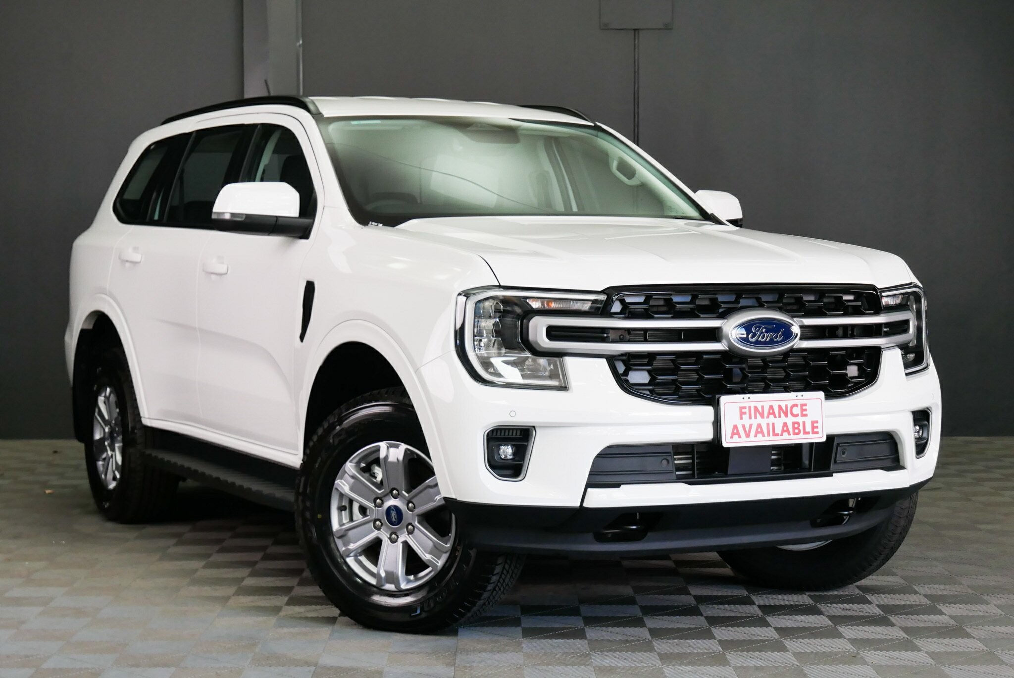 Ford Everest image 1