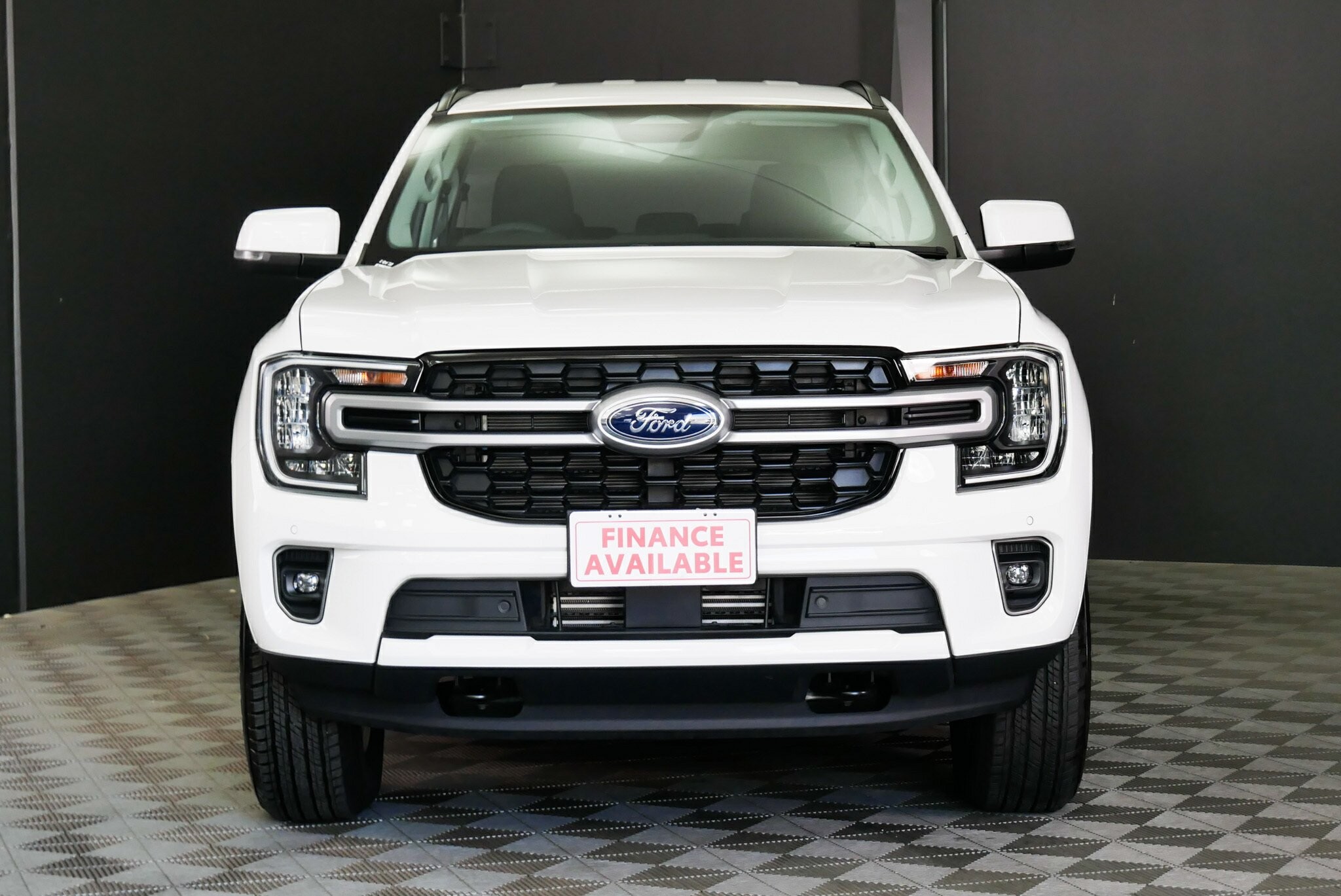 Ford Everest image 2