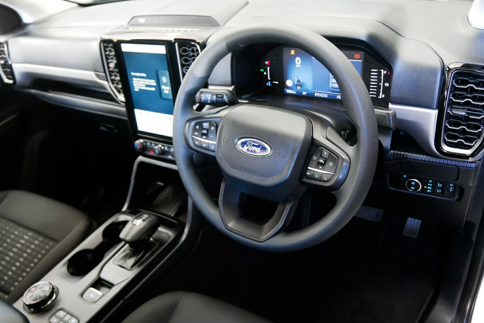 Ford Everest image 4