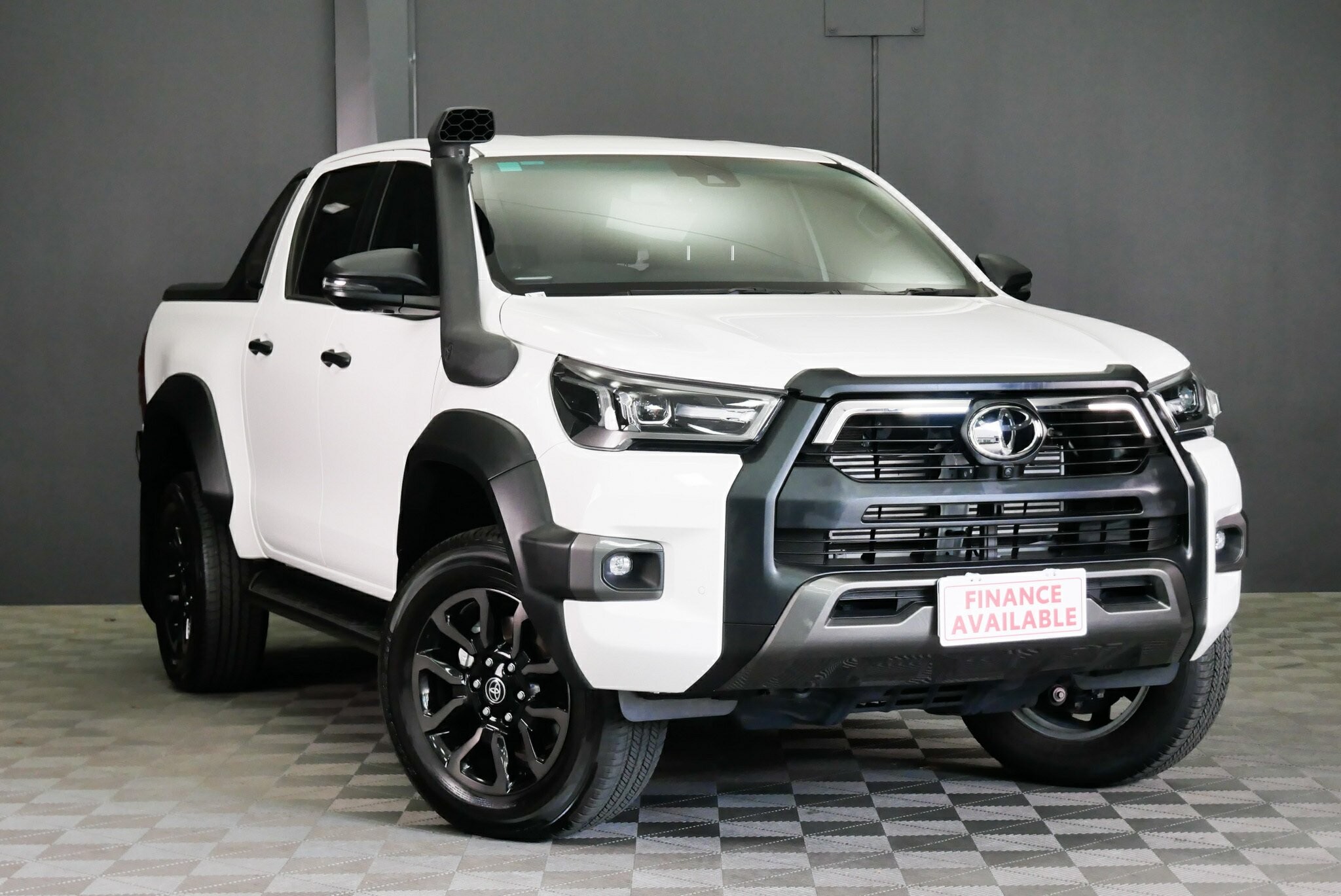 Toyota Hilux image 1